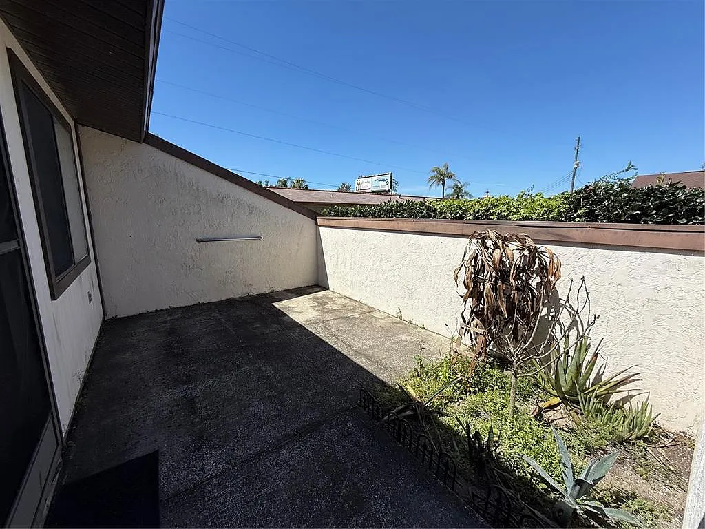 1 bed, 1.0 bath, 650 sqft, $1,050 — Photo 3