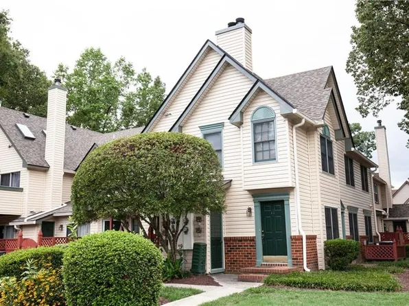 6 Tamarisk Quay APT J, Hampton, VA 23666
