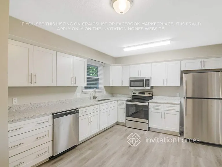 206 Park Ave — Photo 3