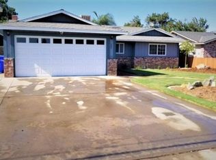560 E Ash St, Farmersville, CA 93223