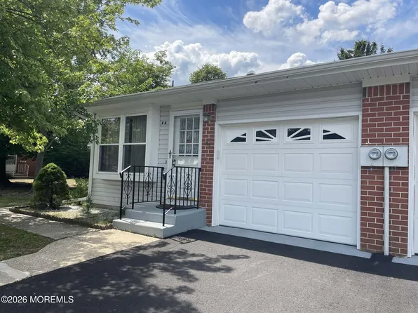 4 Yorktowne Parkway #A, Whiting, NJ 08759