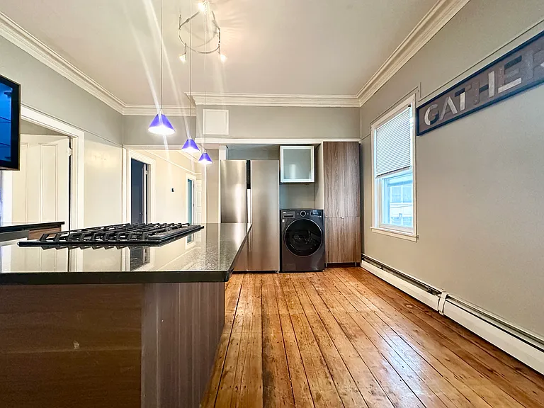 89 America St #2 — Photo 8