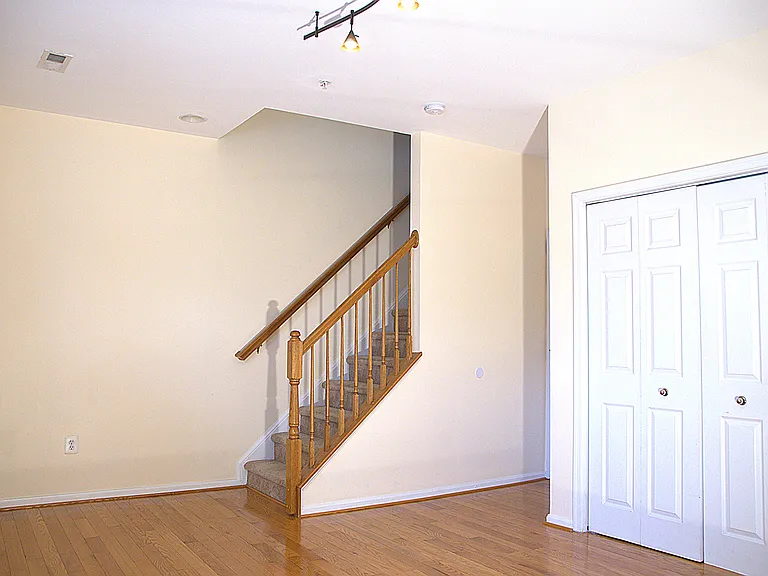 855 E Lombard St — Photo 11