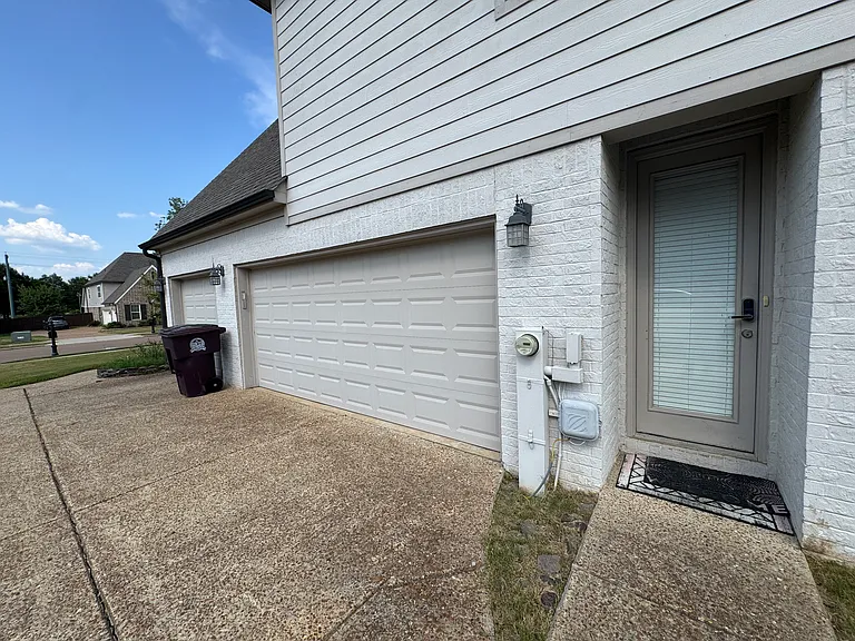 455 Tender Oaks Ln N — Photo 41