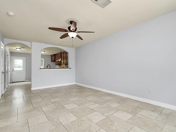 4th image of 10022 Raymondville Rd #B