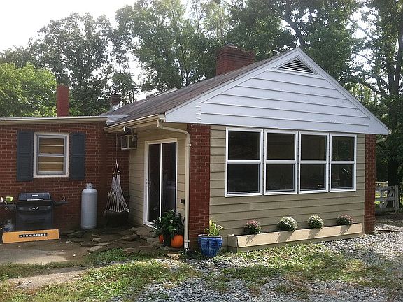 Side entrance master suite