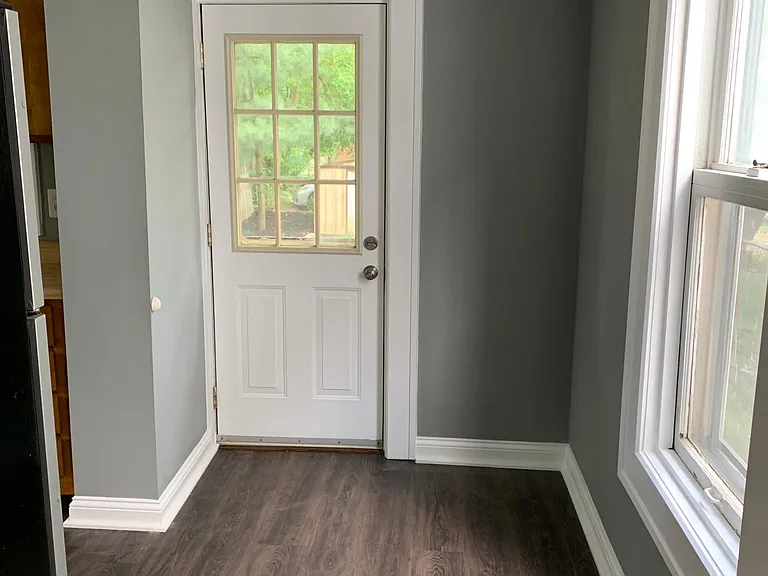 379 E Tompkins St — Photo 6