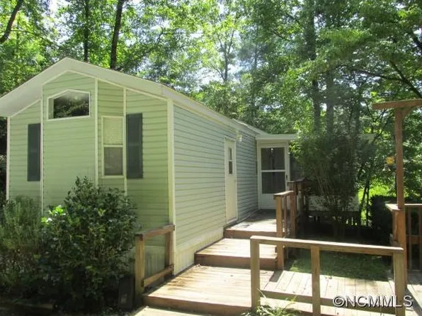 52 Winding Trl, Whittier, NC 28789