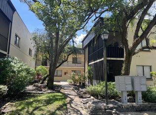 11801 Raintree Lake Ln APT B, Temple Terrace, FL 33617