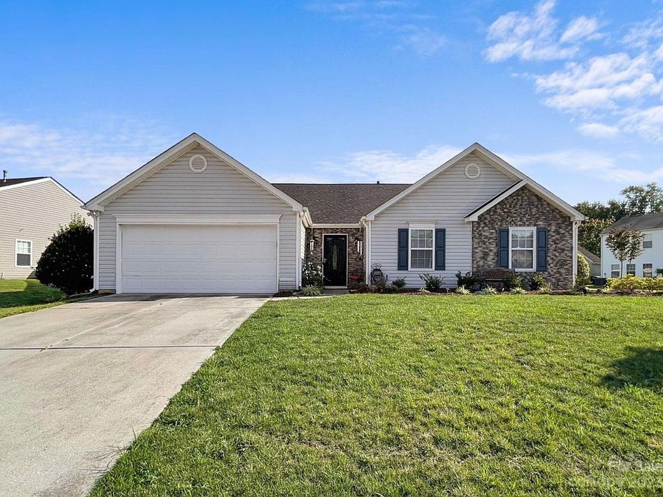 1st image of 4002 Shadow Pines Cir