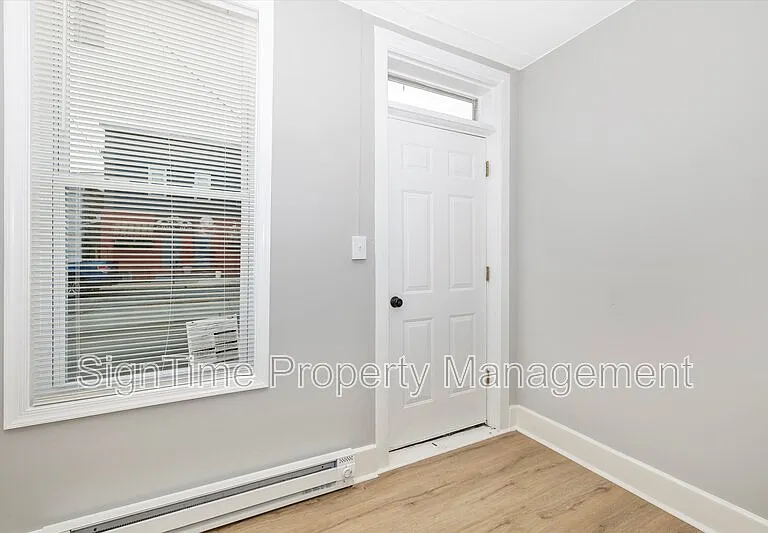 114 N Conococheague St — Photo 3