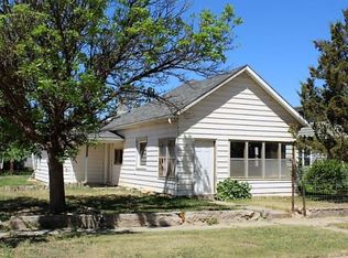 112 4th Ave, Edgemont, SD 57735