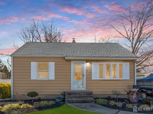 5 W Zoller Rd, East Brunswick, NJ 08816