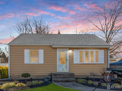 5 W Zoller Rd, East Brunswick, NJ, 08816