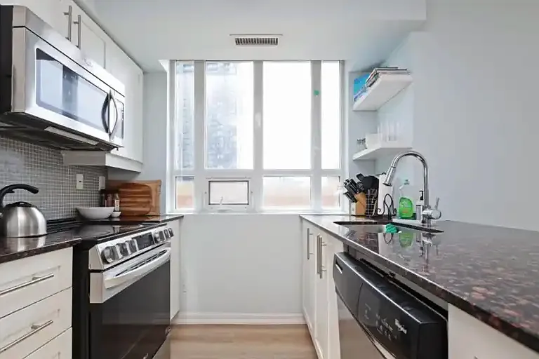125 Western Battery Rd #610 — Photo 8