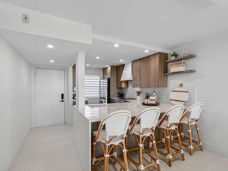 600 Egret Cir #7501 — Photo 5