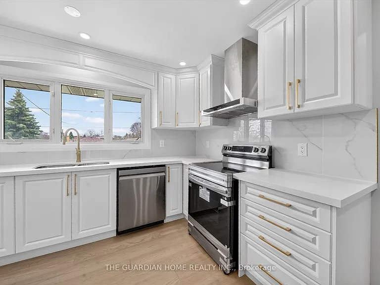 64 Gatineau St #MAIN FL — Photo 10
