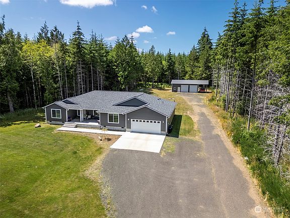 3rd image of 211 W Rock View Place