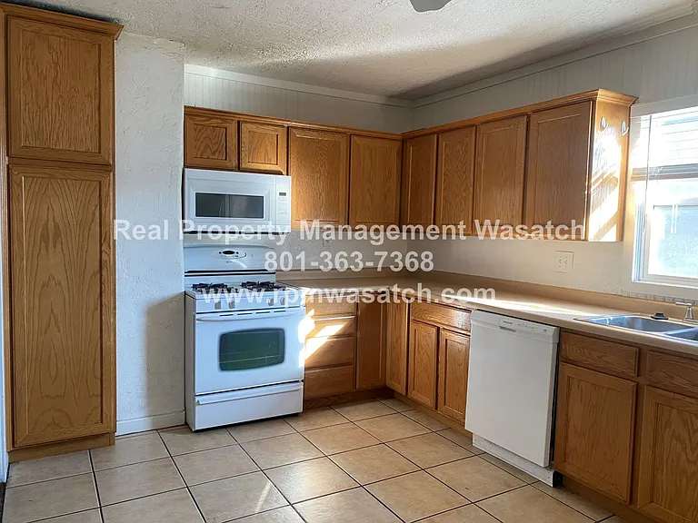 866 S McClelland St — Photo 22