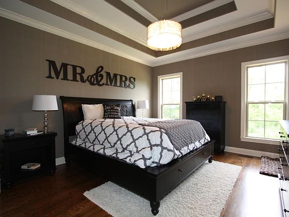 5th image of 212 Blackthorn Ln