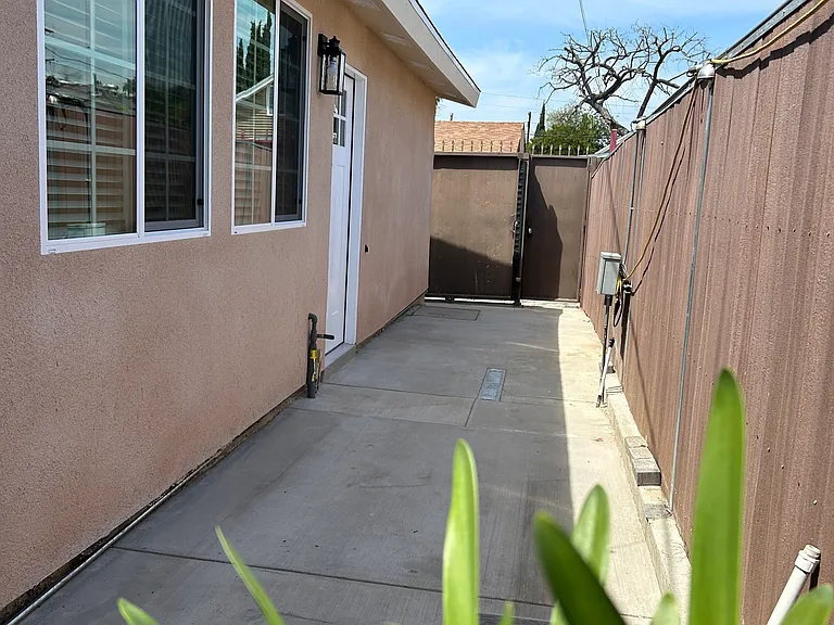 4933 Monte Vista St #3/4 — Photo 10