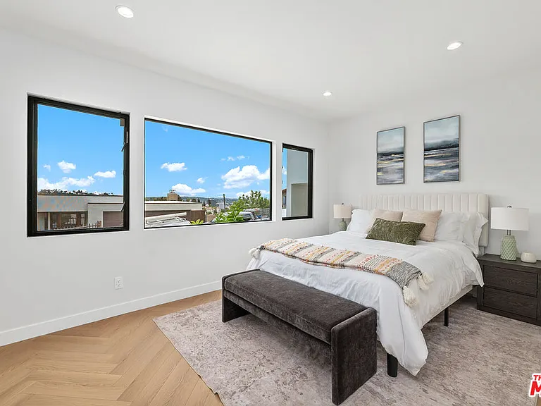 2045 Paramount Dr — Photo 14