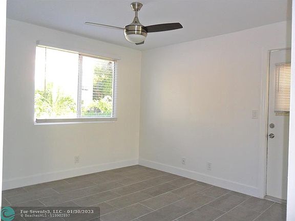 5th image of 110 NE 16th Ter APT 1