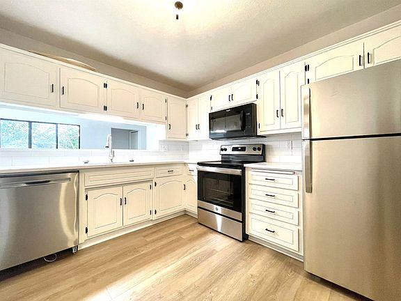 2nd image of 1751 Eldorado Dr APT 5