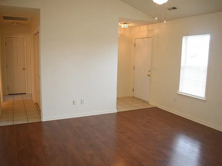 2500 Hawes Ct — Photo 10