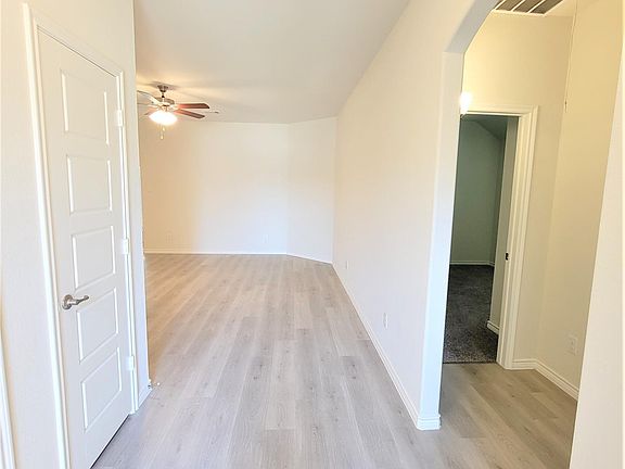 3rd image of 3505 Comal Dr