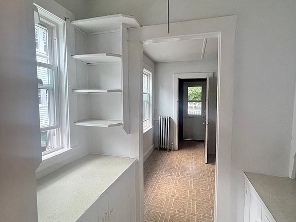 5th image of 33 Brington Rd #1A