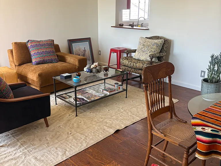 434 N Lake St #4 — Photo 2