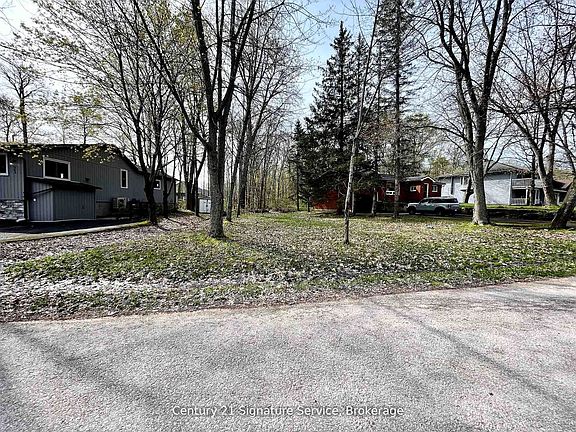 2nd image of 257 Robins Point Rd