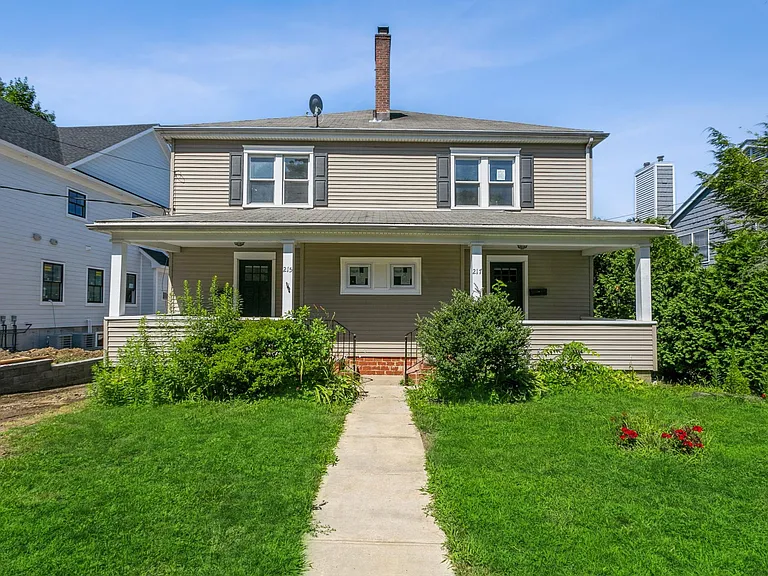 215 Purchase St #A — Photo 1