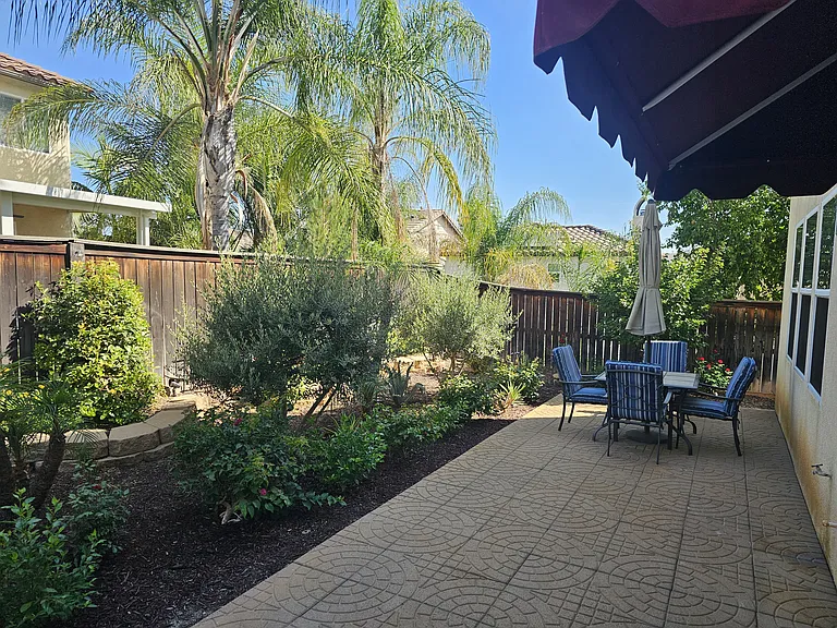 25055 Acorn Ct — Photo 11