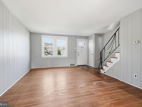 5th image of 4415 Marple St