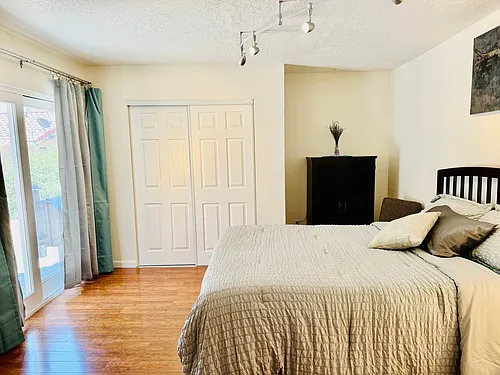 1305 NW Hilton Pl Photo 1