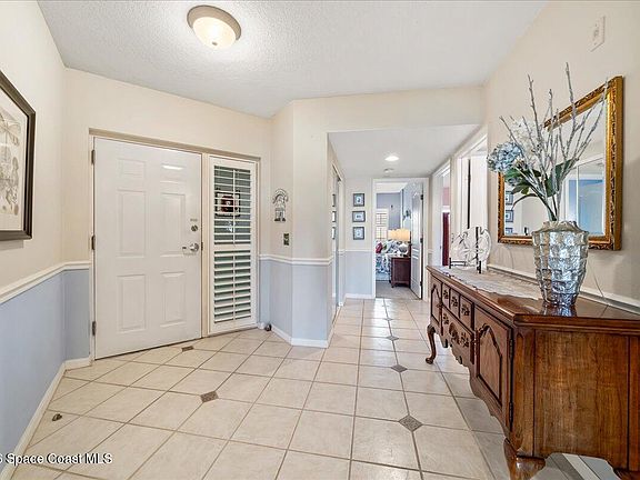 4th image of 925 N Highway A1a APT 604