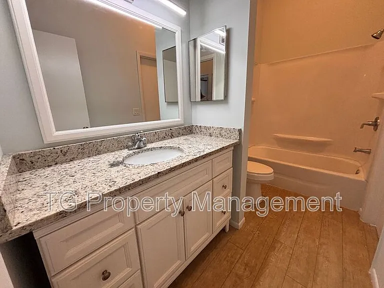 154 Governor St — Photo 13