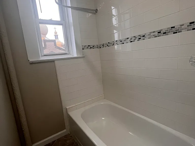 9 Bentley Ave #9 — Photo 5