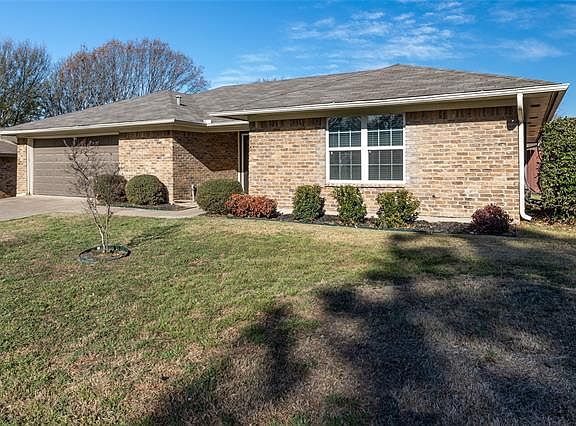 2nd image of 2733 Meadow Creek Dr