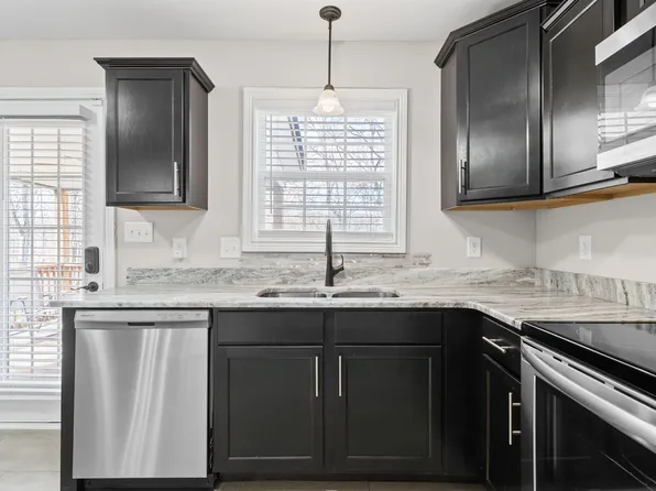 1125 Racker Dr, Clarksville, TN 37043