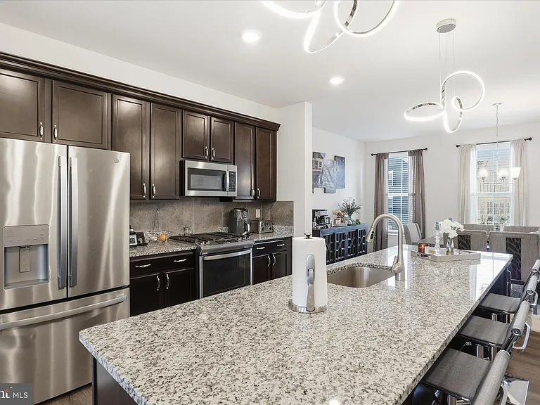 16416 Fife Way — Photo 11