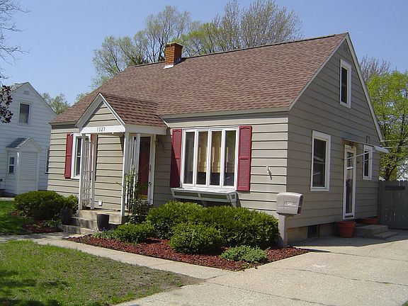 4th image of 1327 Slayton Ave