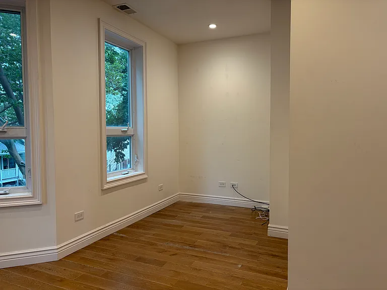 2821 N Springfield Ave #2 — Photo 9