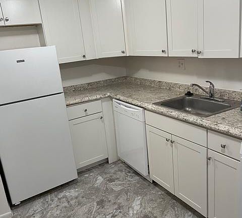 2nd image of 1118 Lombard St #13