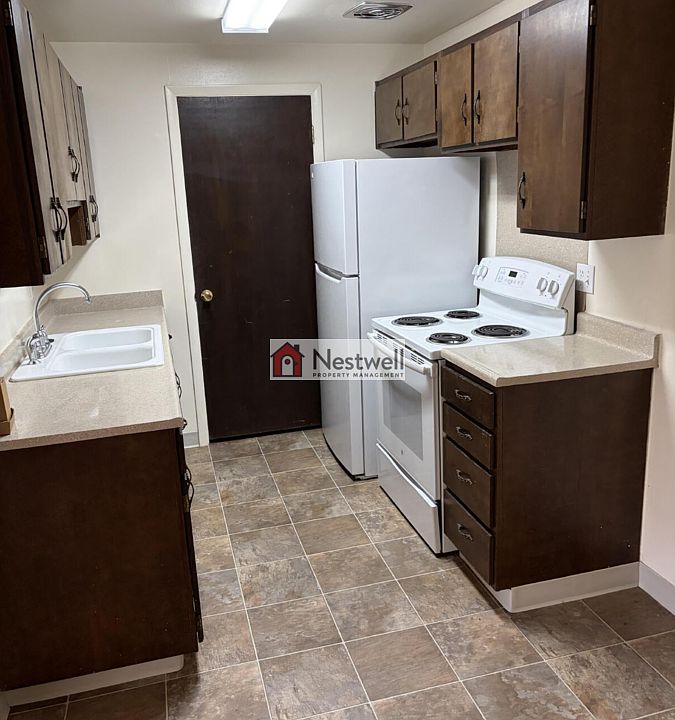 1st image of 230 W Center St APT 3