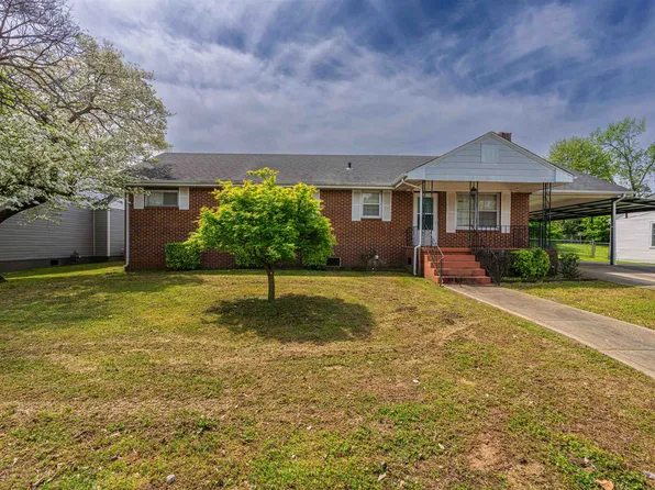 1108 E 2nd St, Tuscumbia, AL 35674