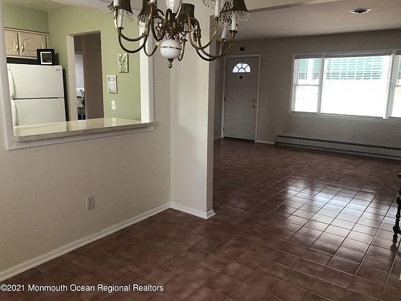 4th image of 103 Bolingbroke Ct