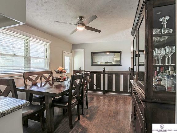 5th image of 325 Paradise Dr
